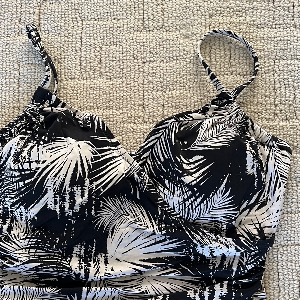 Garnet Hill Black and White Palm Print Tankini - Picture 2 of 10